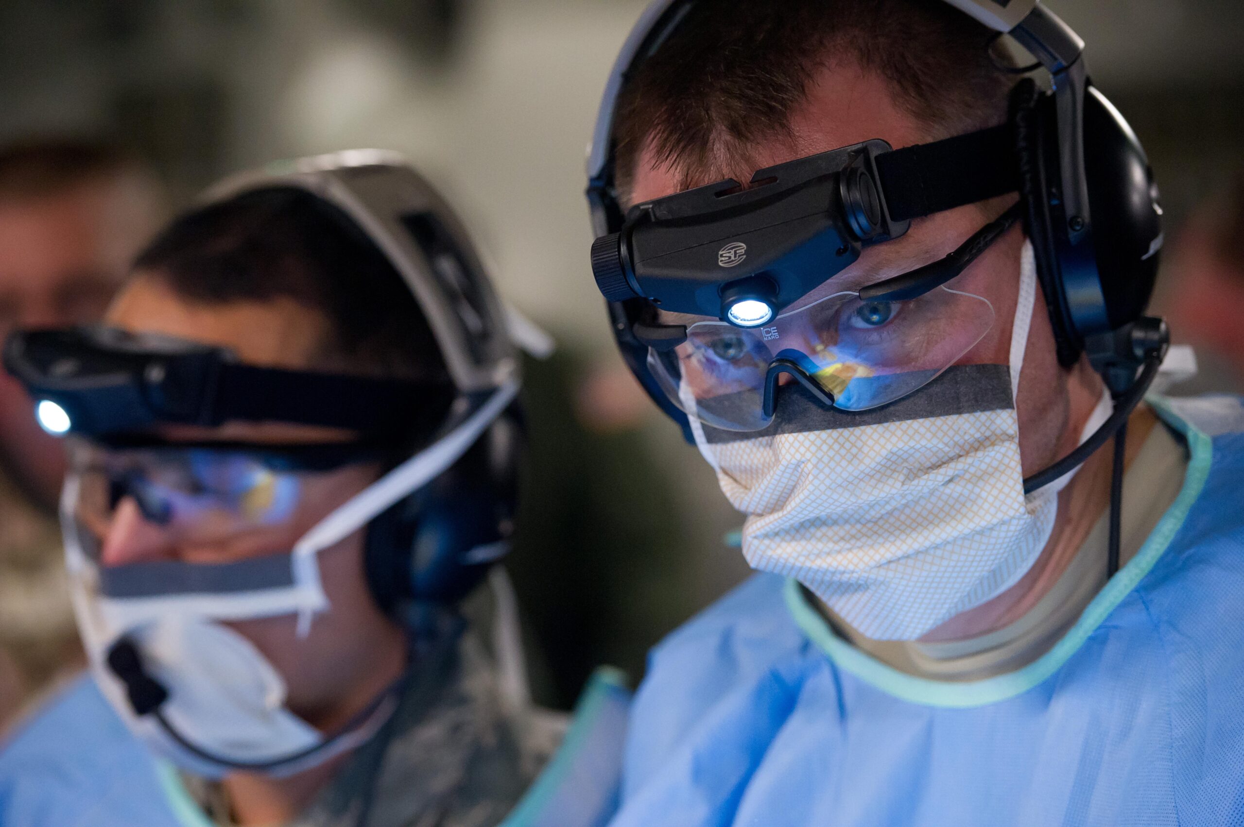 stockvault performing surgery205697 scaled